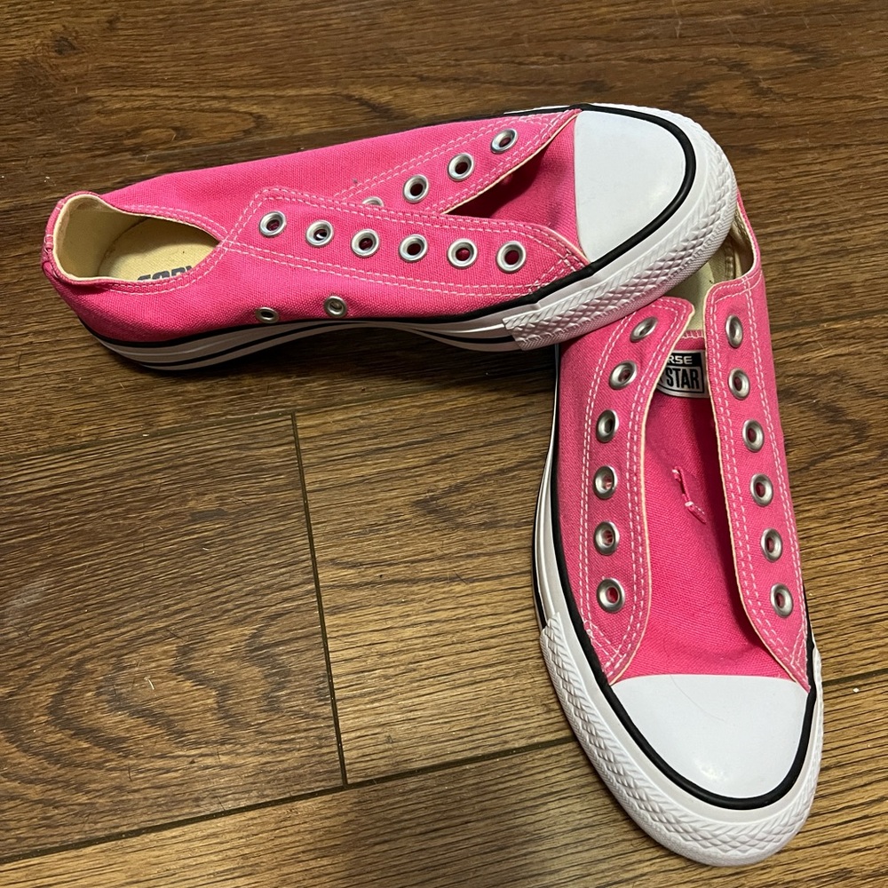 Barbie pink converse women’s size 7 men’s 5
